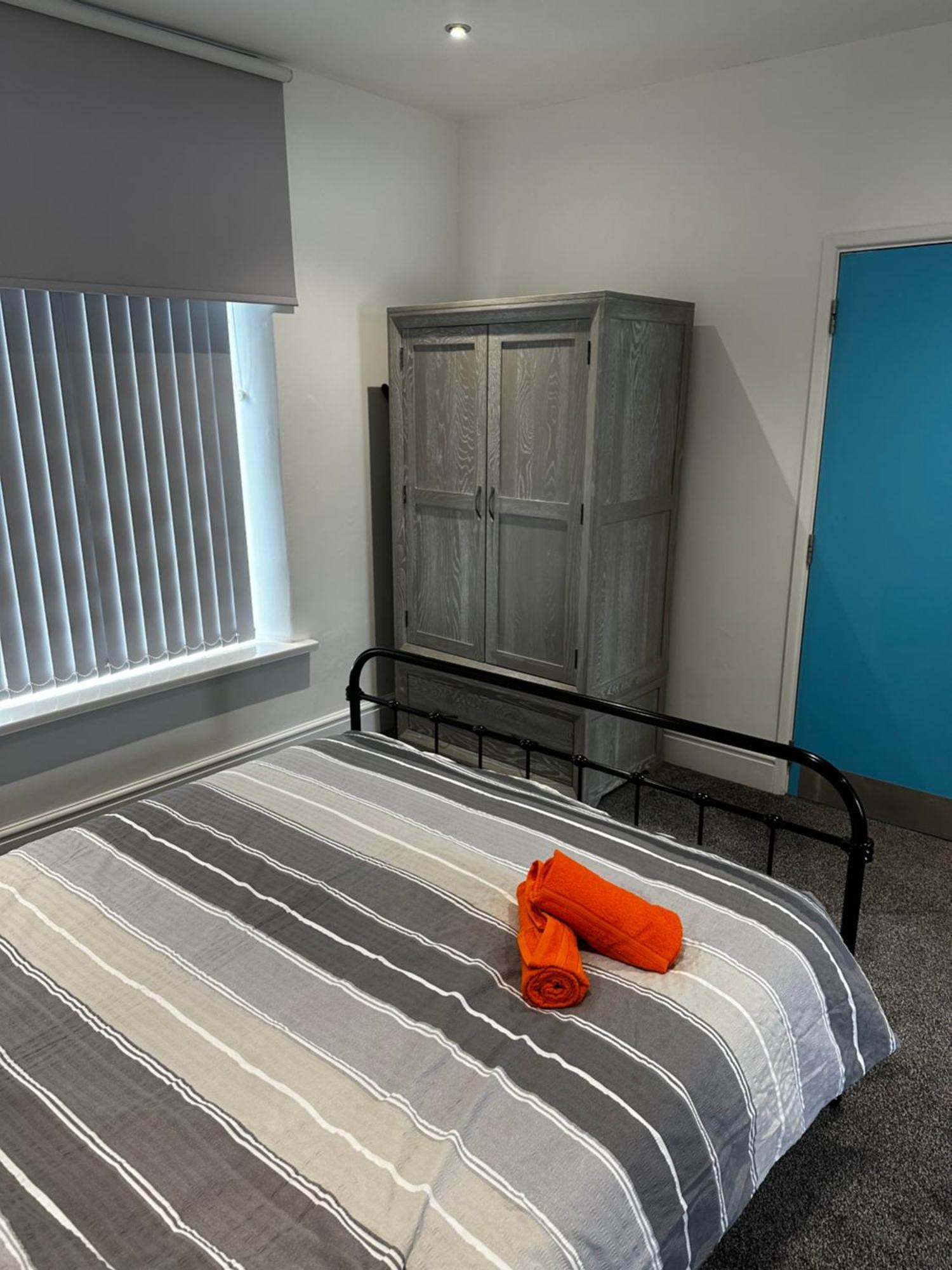 Town Centre Studio Flat Merthyr Tydfil Extérieur photo