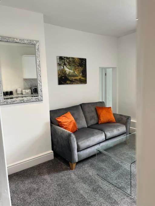 Town Centre Studio Flat Merthyr Tydfil Extérieur photo